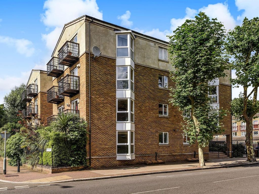 2 bed property to rent in Plough Way, Surrey Quays SE16, £2,300 pcm