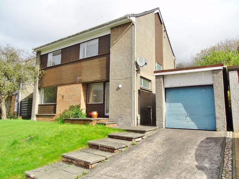 4 bed detached house for sale in Redwell Place, Alloa FK10, £238,000
