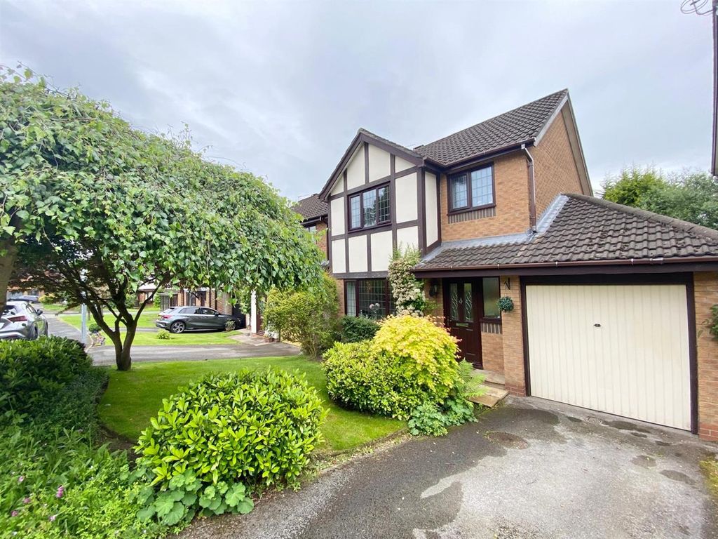 3 bed detached house for sale in Melford Drive, Macclesfield SK10, £377,500 Zoopla