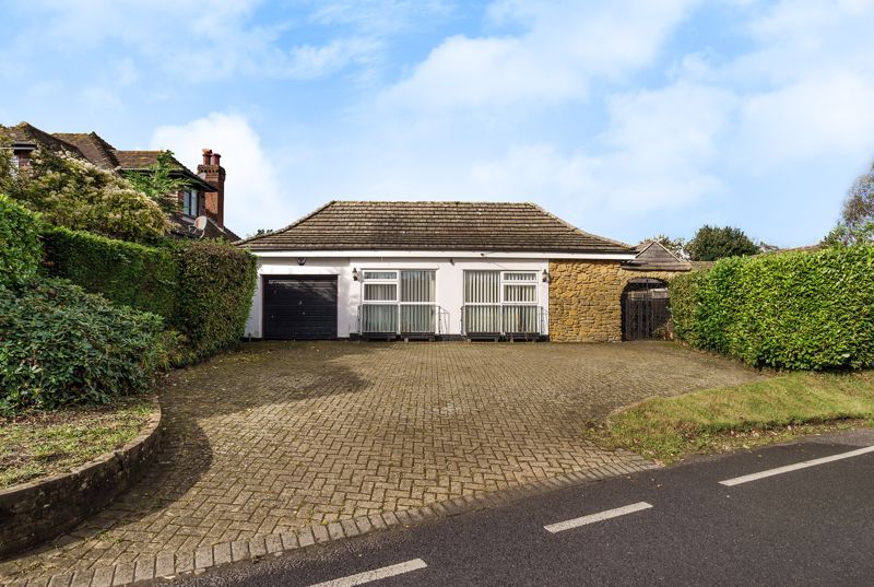 3 bed detached bungalow for sale in Cudham Lane North, Cudham