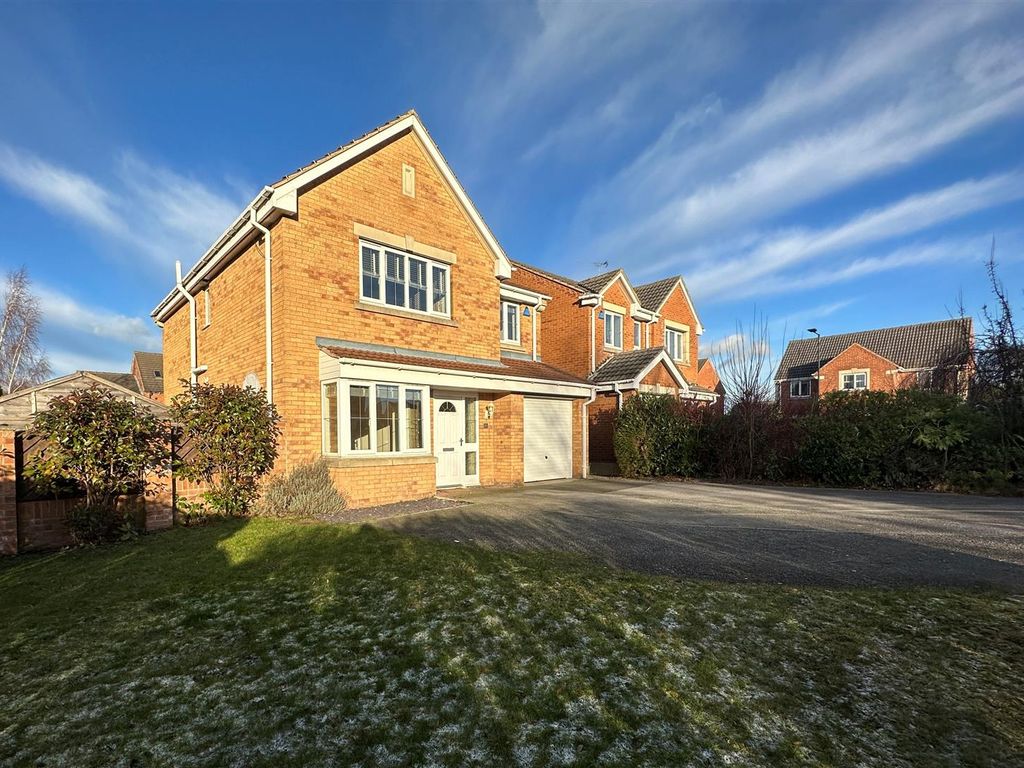 4 bed detached house for sale in Sunningdale Drive, Edlington