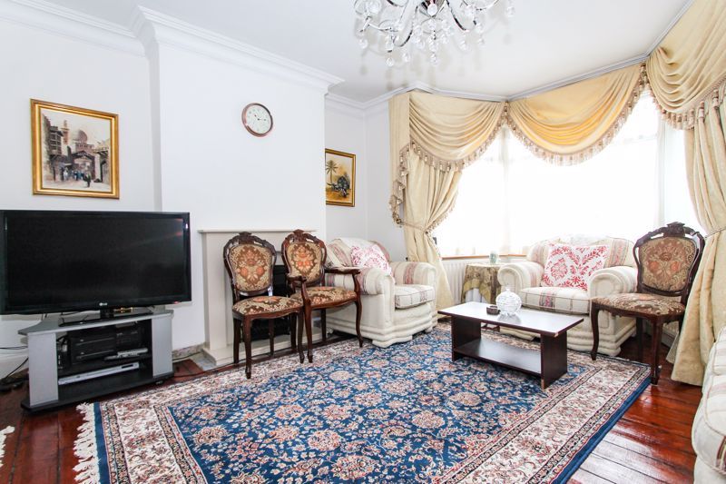 5 bed semidetached house to rent in Sudbury Heights Avenue, Sudbury