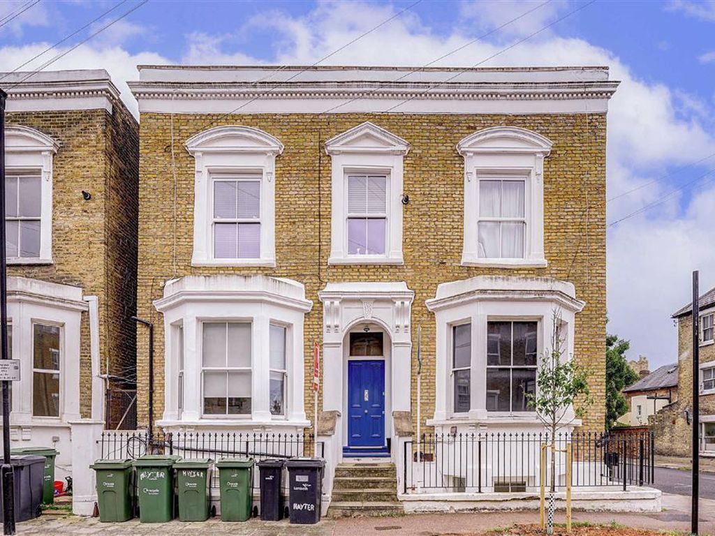2 bed flat for sale in Hayter Road, London SW2 - Zoopla