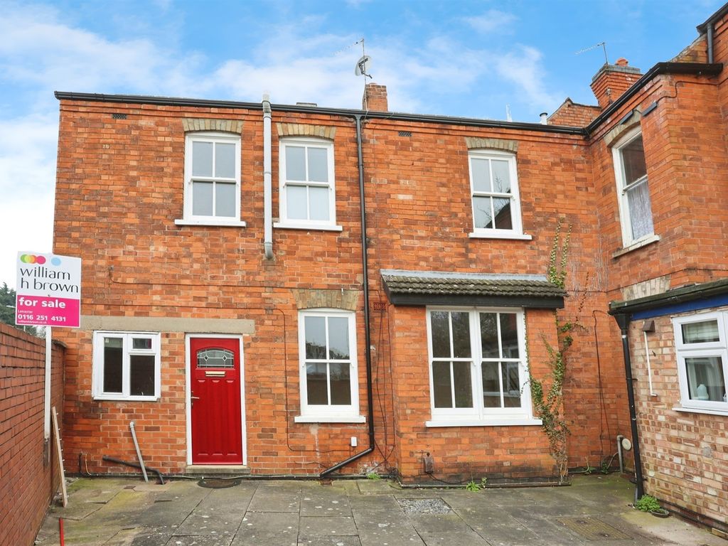 2 bed end terrace house for sale in Daneshill Road, Leicester LE3, £