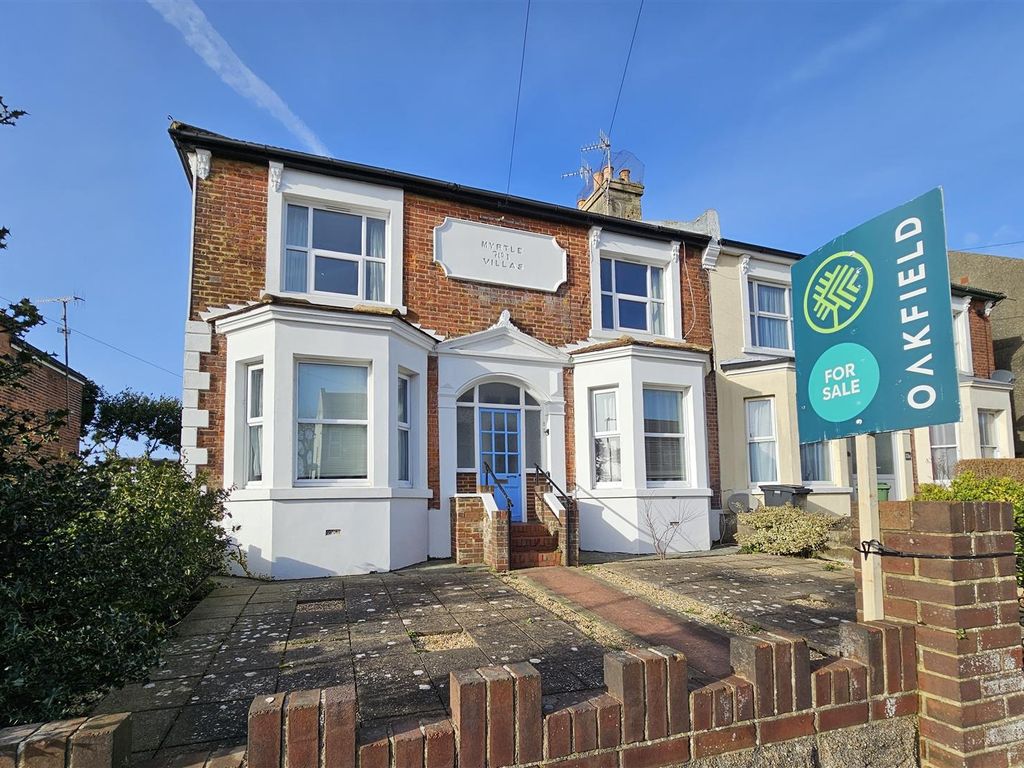 2 bed flat for sale in Canute Road, Hastings TN35, £210,000 Zoopla