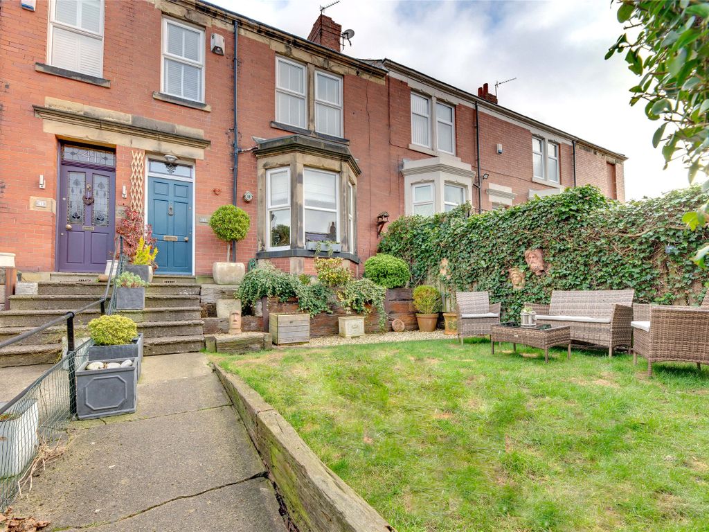 4 bed terraced house for sale in Essex Gardens, Low Fell, Gateshead