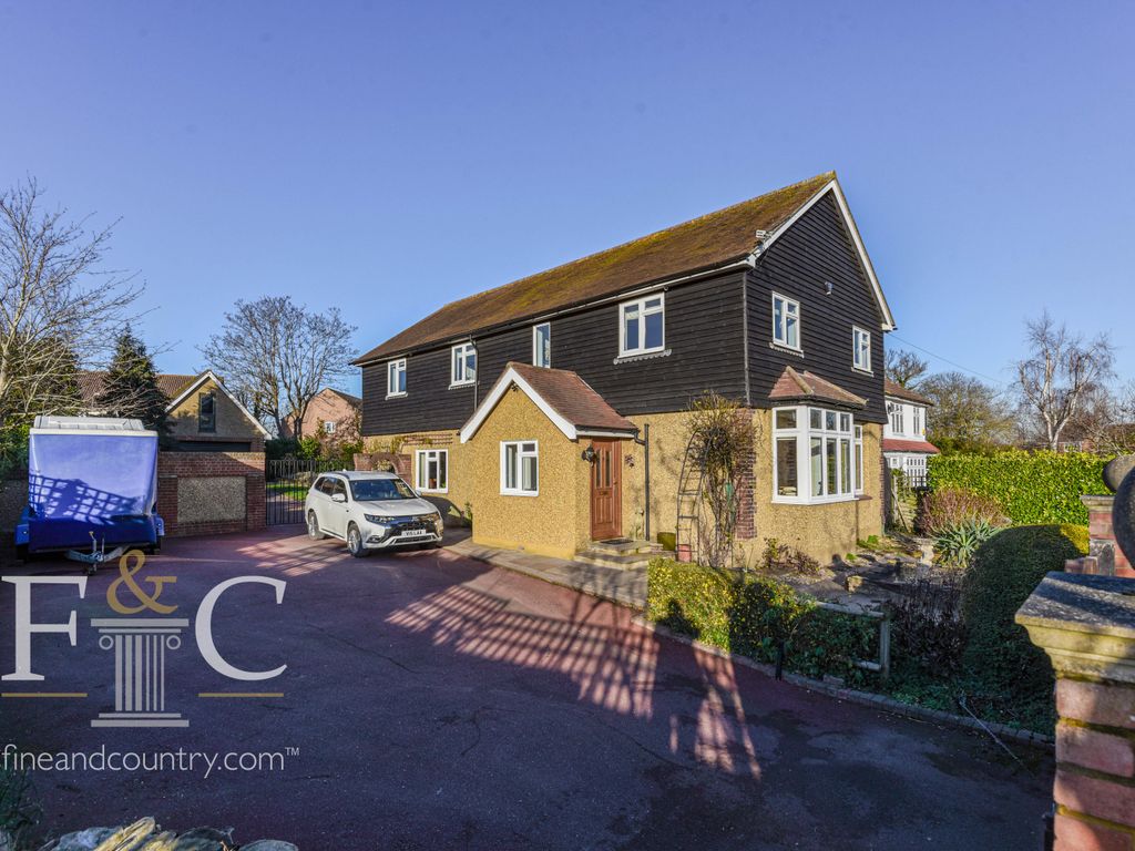 5 bed detached house for sale in Broomstick Hall Road, Waltham Abbey