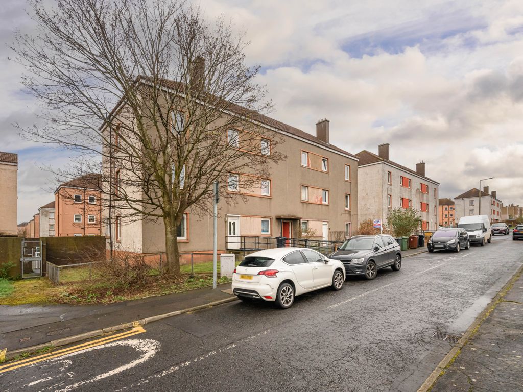 3 bed flat for sale in 48/3 Broomhouse Avenue, Edinburgh EH11, £140,000