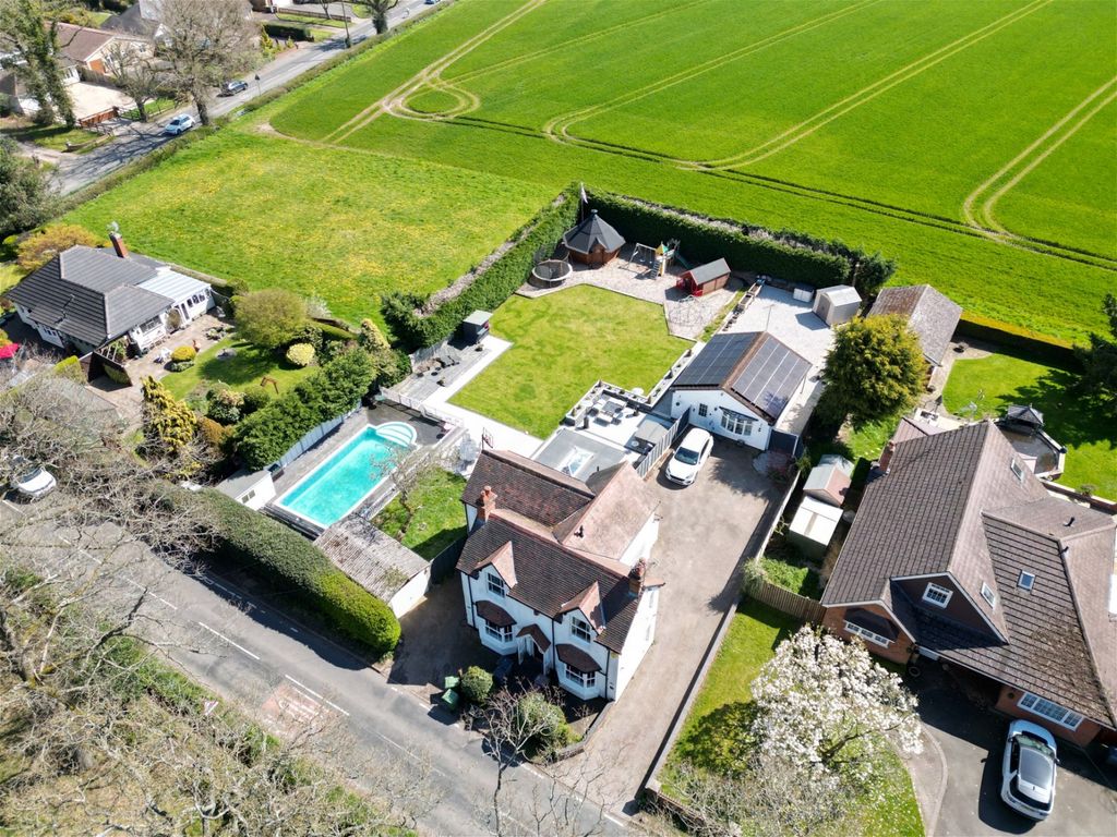 4 bed detached house for sale in Rumbush Lane, Earlswood, Solihull B94