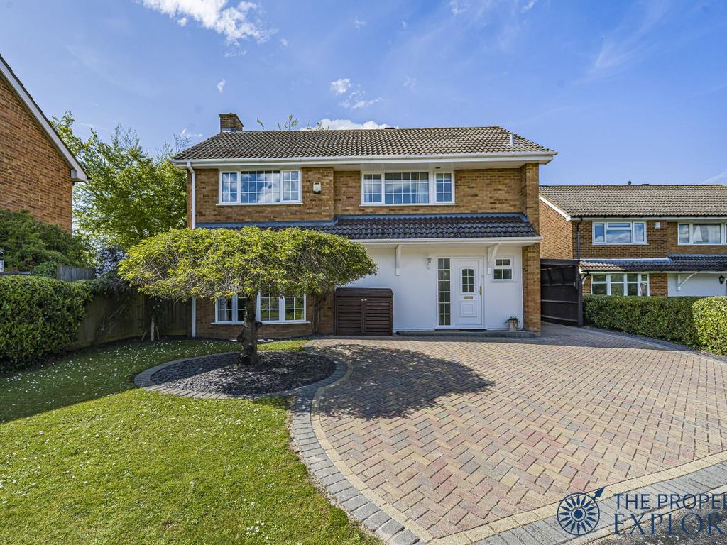 5 bed detached house for sale in Aster Road, Basingstoke RG22 Zoopla