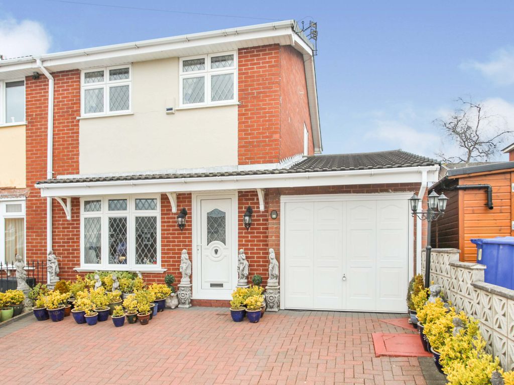 3 bed semidetached house for sale in Powy Drive, Kidsgrove, StokeOn