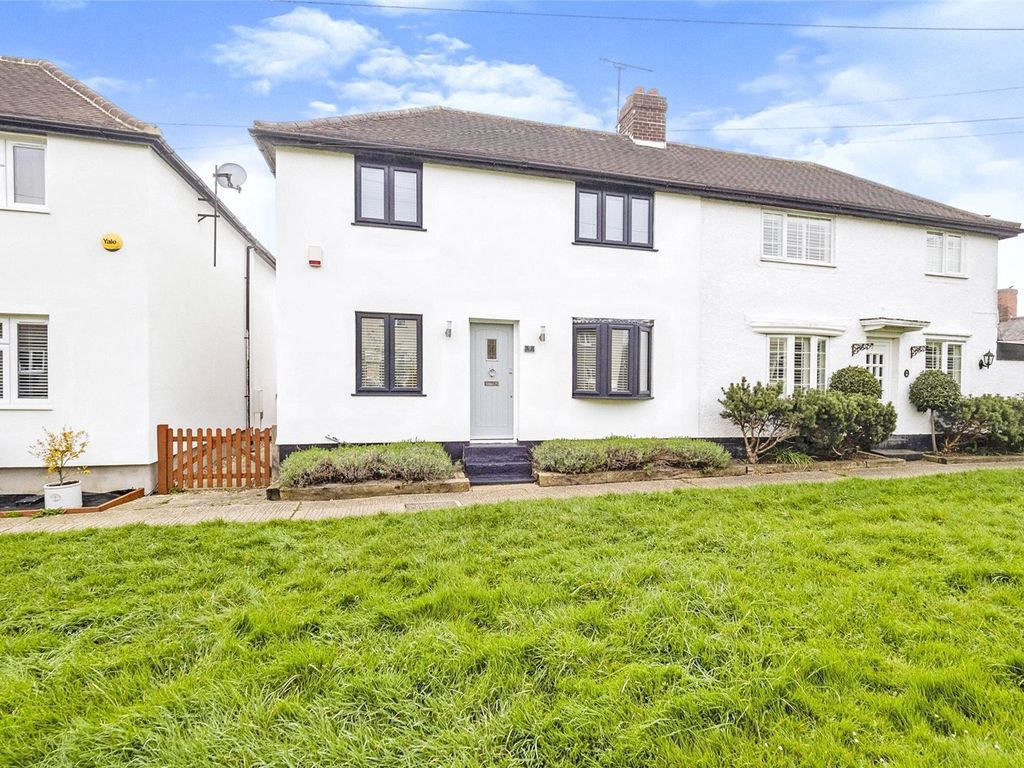 3 bed semidetached house for sale in Park Square, Lambourne End