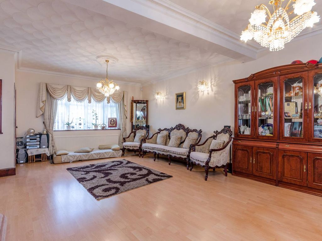 Wellington Road, Walthamstow, London E17  