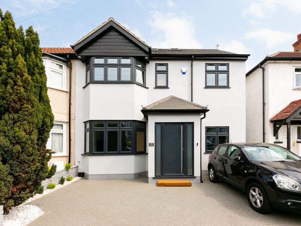 5 bed semidetached house for sale in Stanley Avenue, Motspur Park, New