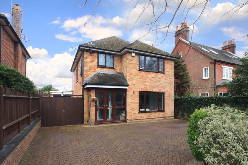 3 bed detached house for sale in Leverstock Green Road, Hemel Hempstead