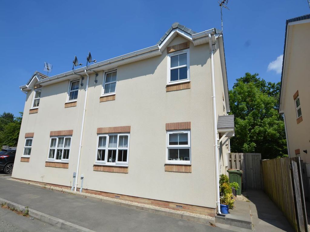 3 bed semidetached house to rent in Manmoel Road, Croespenmaen