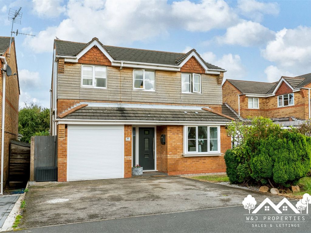 4 bed detached house for sale in Milking Lane, Lower Darwen BB3, £