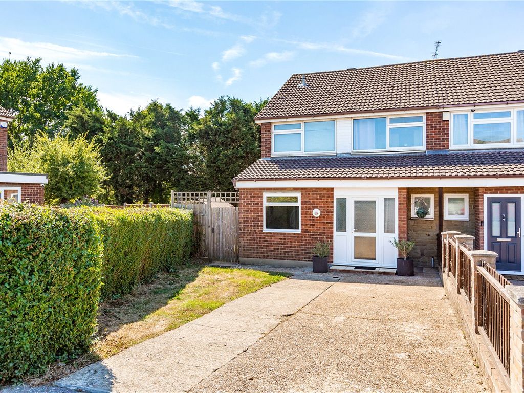 4 bed semidetached house for sale in Viking Way, Runwell, Wickford