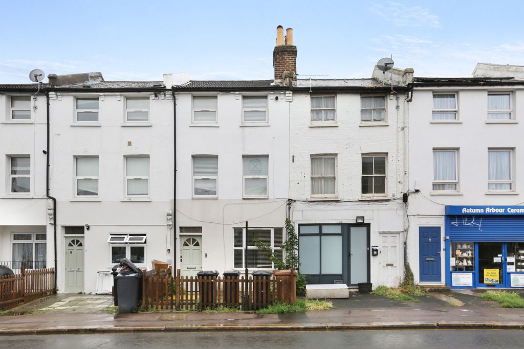 2 bed property for sale in Catford Hill, London SE6, £725,000 Zoopla