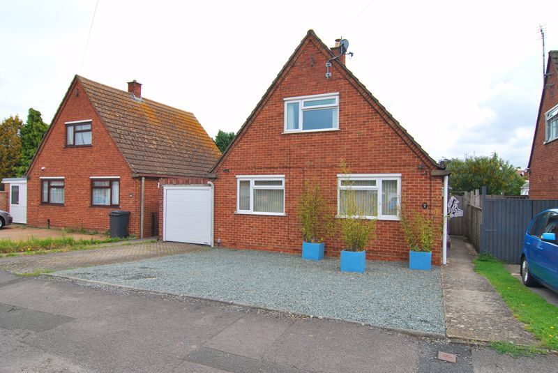 3 bed detached house for sale in Oxstalls Way, Longlevens, Gloucester