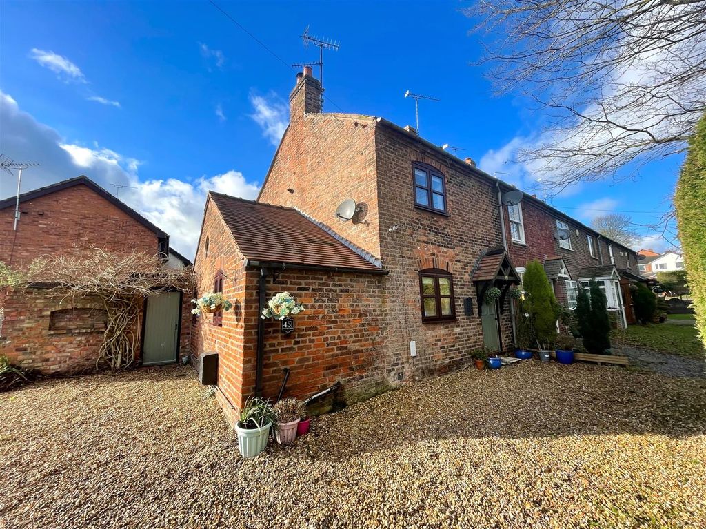 2 bed end terrace house for sale in Crewe Road, Wheelock, Sandbach CW11