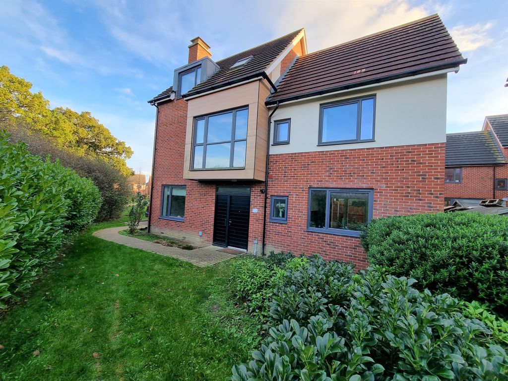 4 bed property to rent in Easter, Axial Way, Colchester CO4 Zoopla