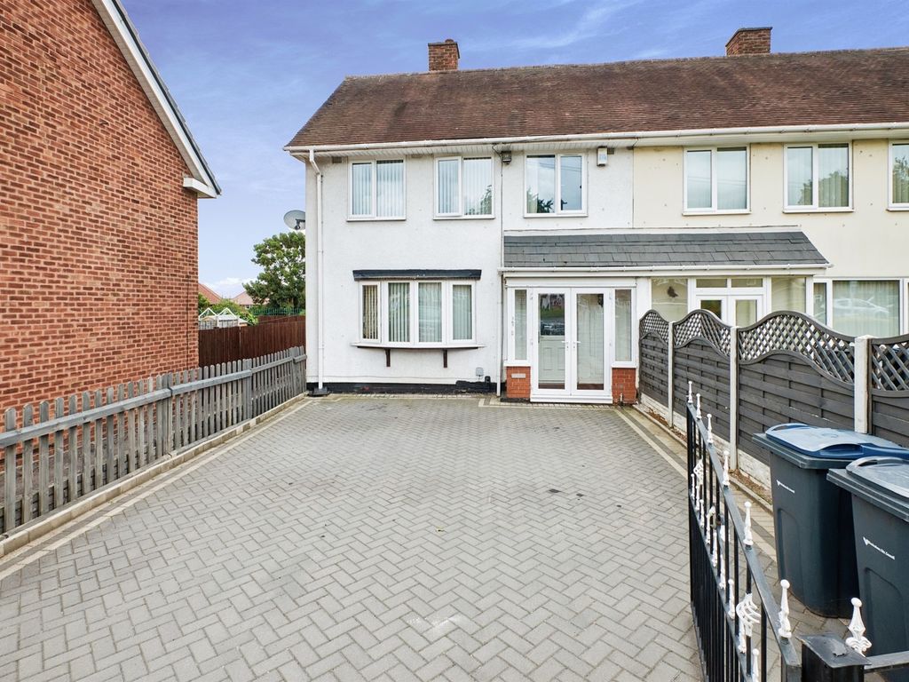 3 bed end terrace house for sale in Meadway, Kitts Green, Birmingham