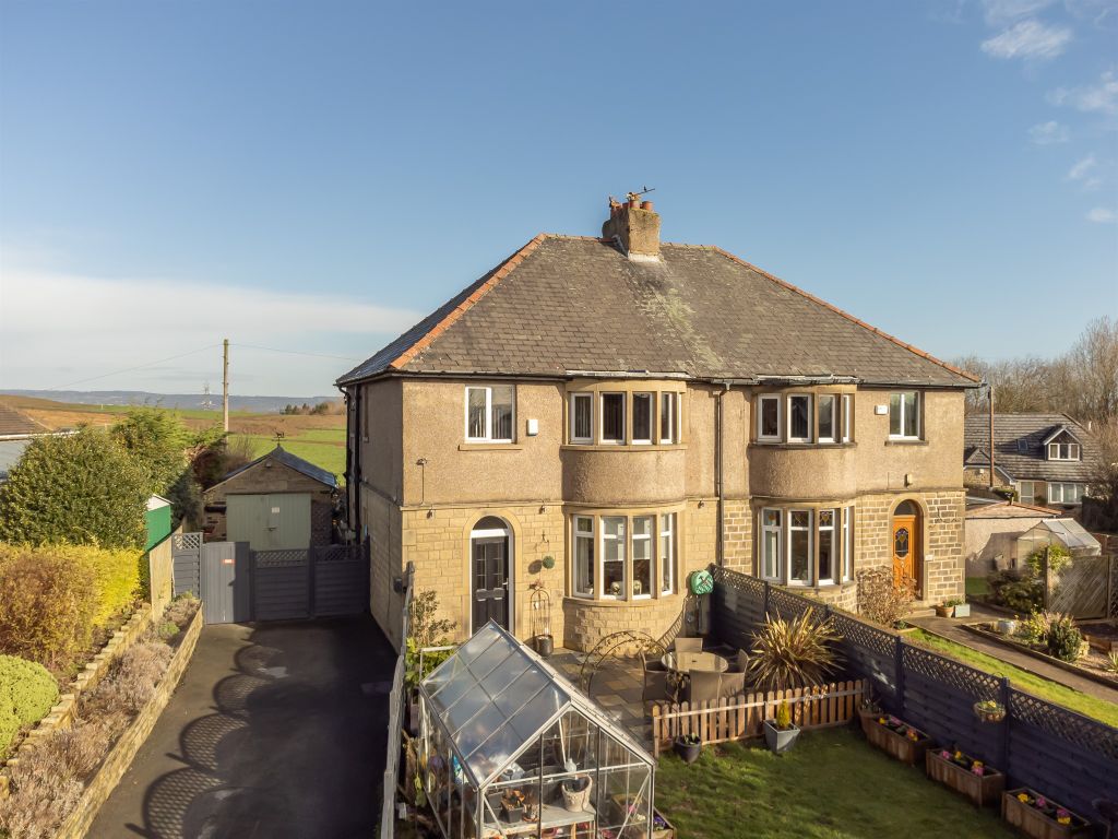 3 bed semidetached house for sale in Bradley Road, Bradley