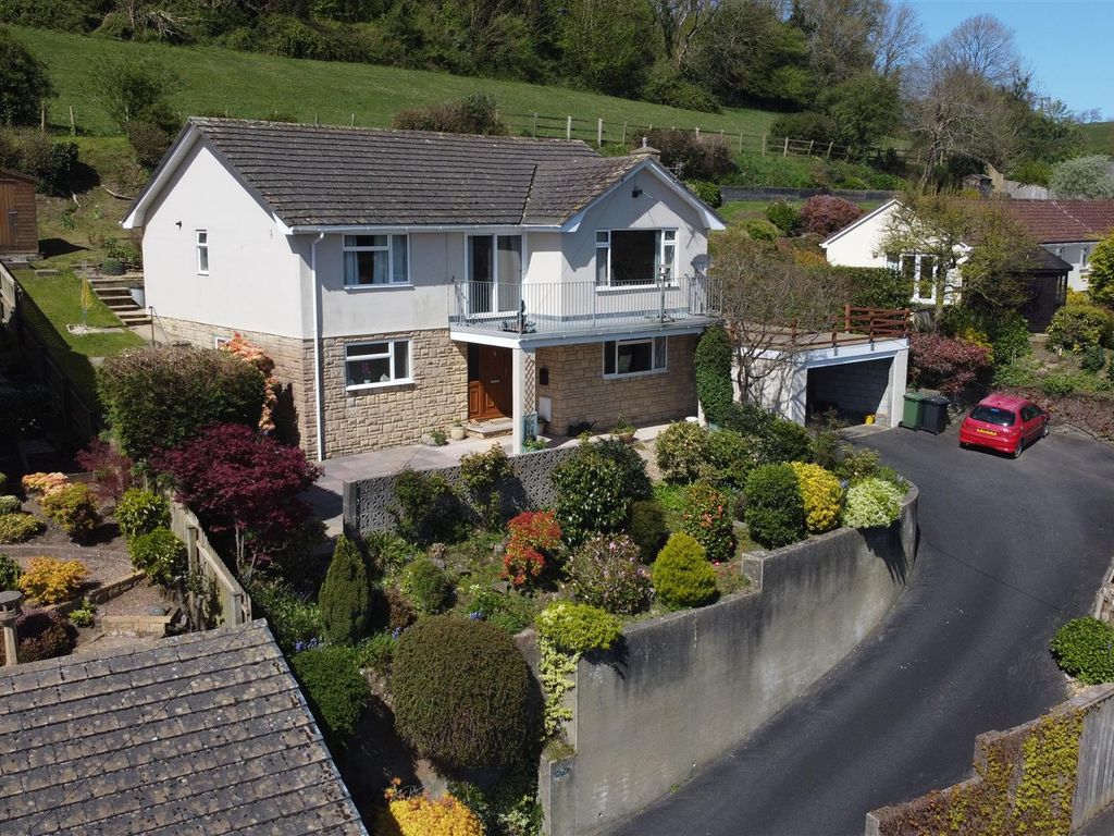 4 bed detached house for sale in Frog Lane, Braunton EX33, £600,000