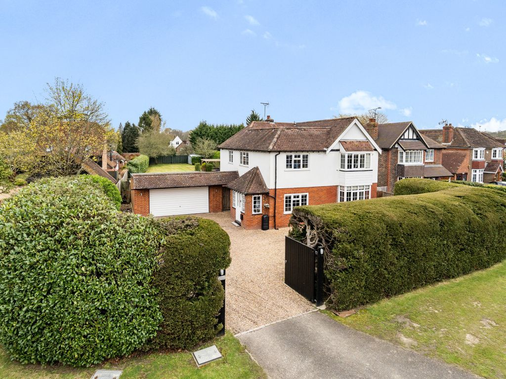 5 bed detached house for sale in Southwater Street, Southwater, Horsham
