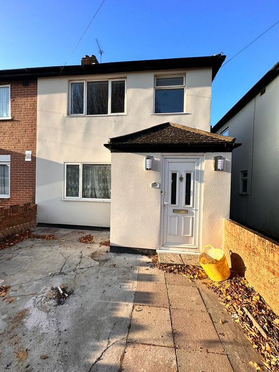 4 bed semidetached house to rent in Shakespeare Avenue, Hayes UB4, £2,700 pcm Zoopla