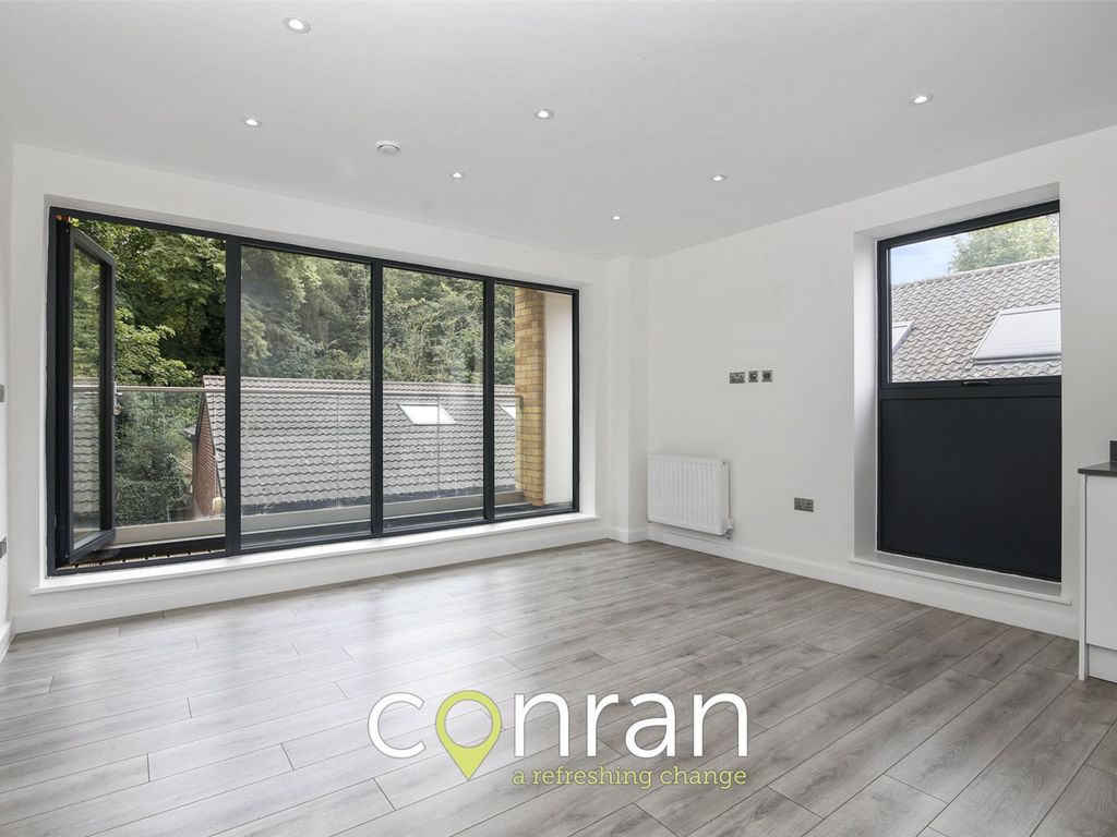 2 bed flat to rent in Woolwich Road, Charlton SE7 Zoopla