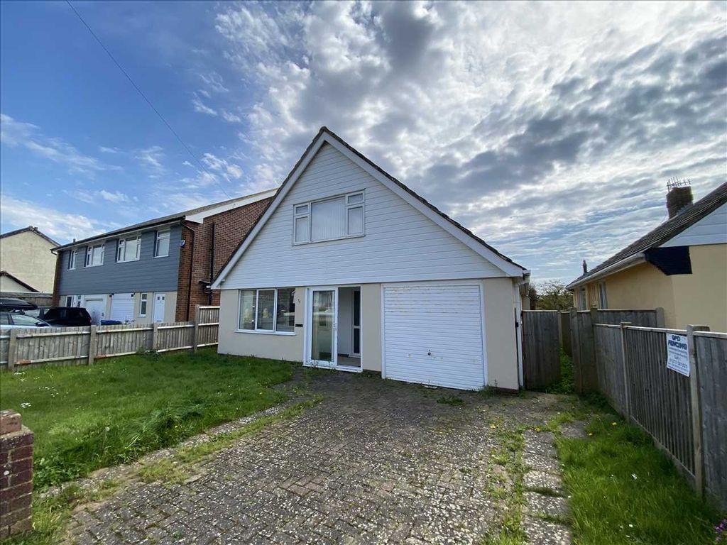 4 bed property for sale in Road, Cliffs, Peacehaven