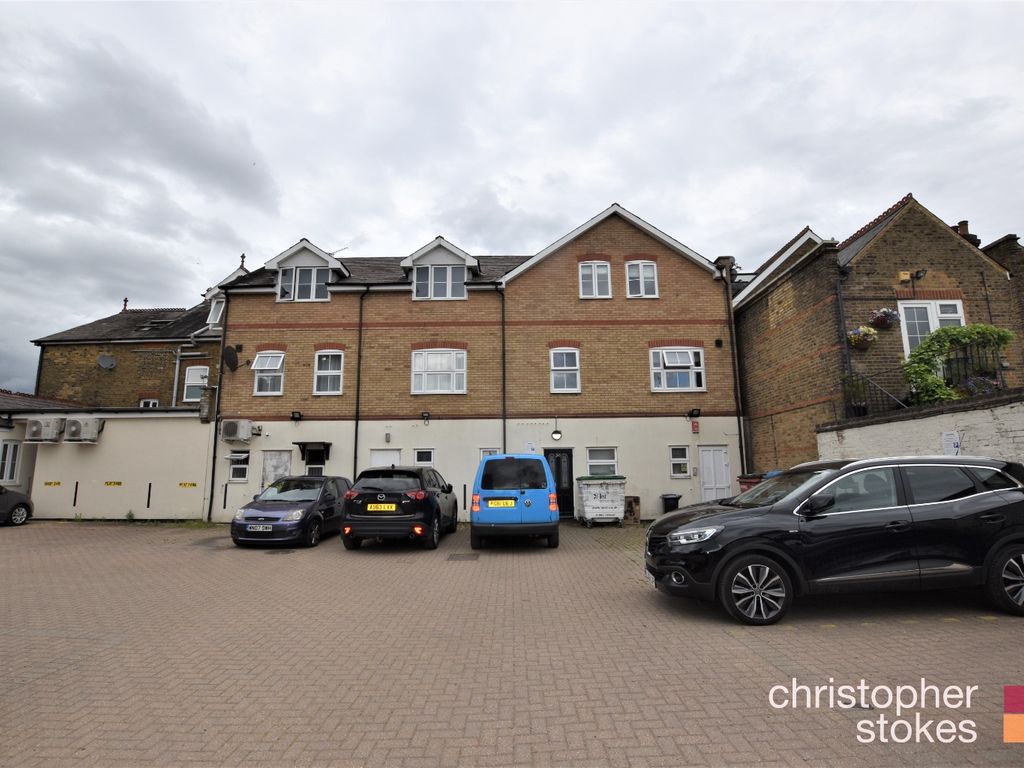 1 bed flat to rent in 245 Turners Hill, Cheshunt, Waltham Cross