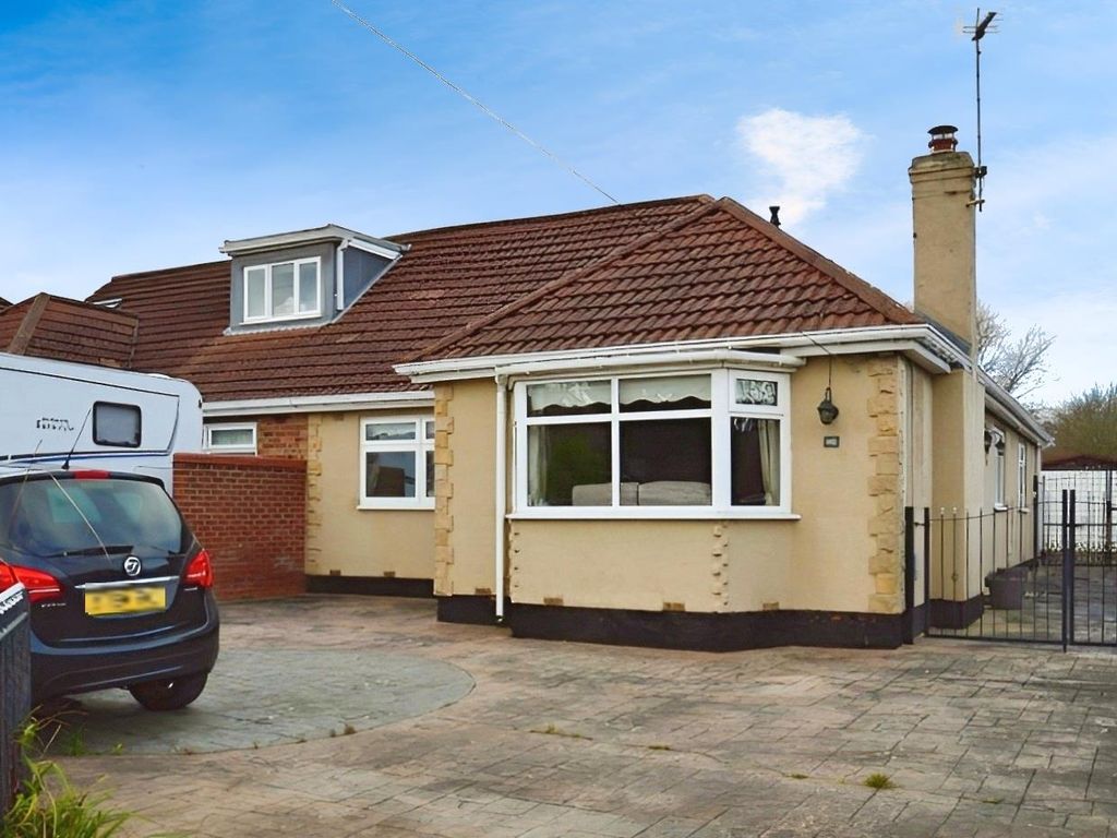 2 bed semidetached bungalow for sale in Woodland Drive, Anlaby, Hull