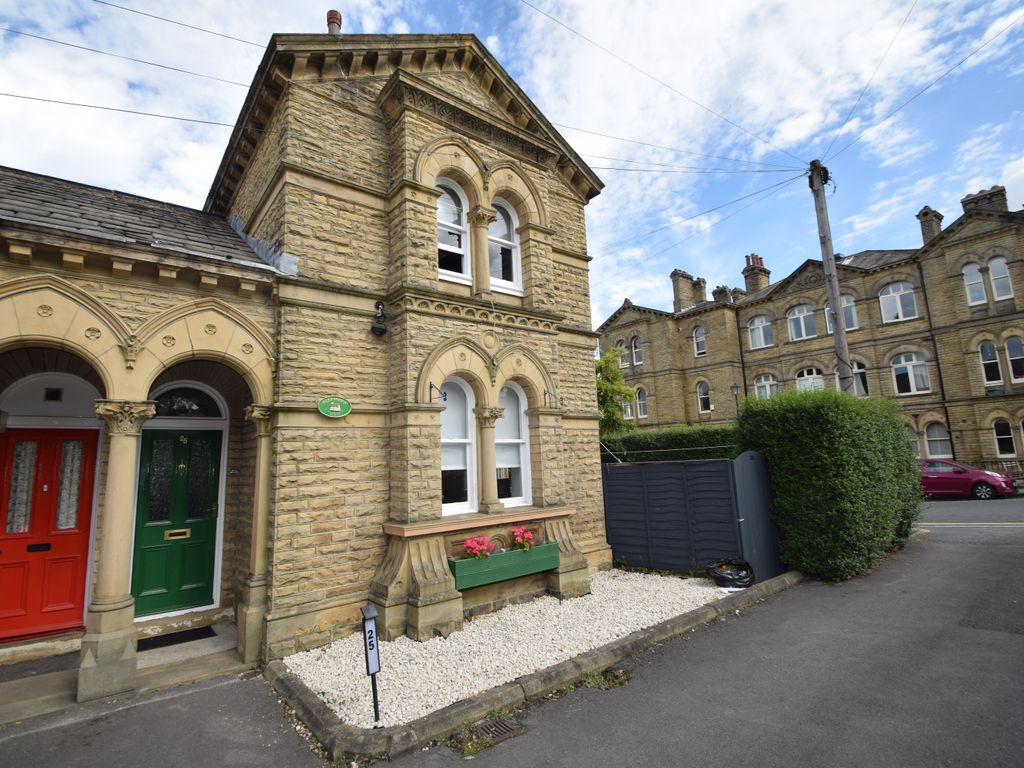 2 bed end terrace house for sale in Victoria Road, Saltaire, Bradford
