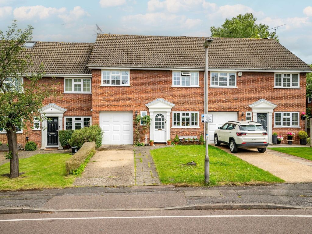 3 bed terraced house for sale in Camlet Way, St. Albans, Hertfordshire
