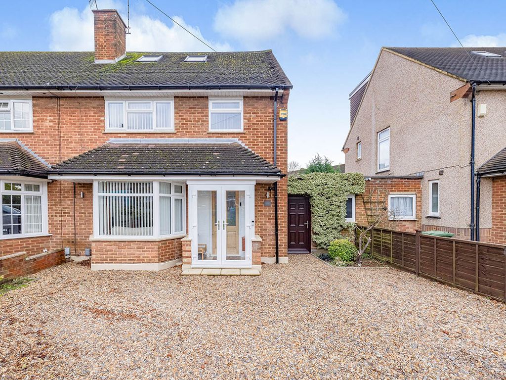 3 bed semidetached house for sale in High Road, Leavesden, Watford