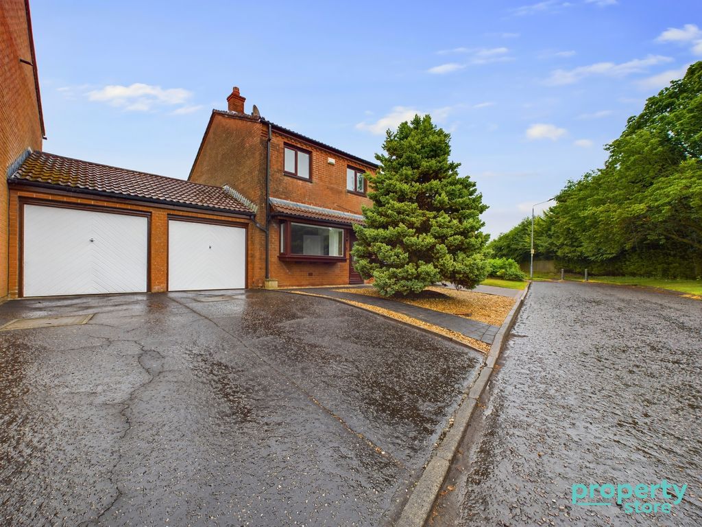 3 bed detached house for sale in Pinewood Walk, Strathaven, South