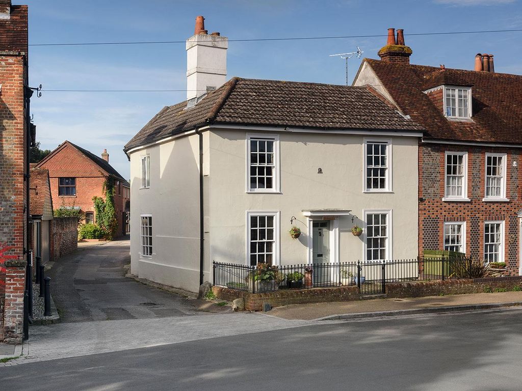 5 bed end terrace house for sale in Castle Street, Portchester, Fareham