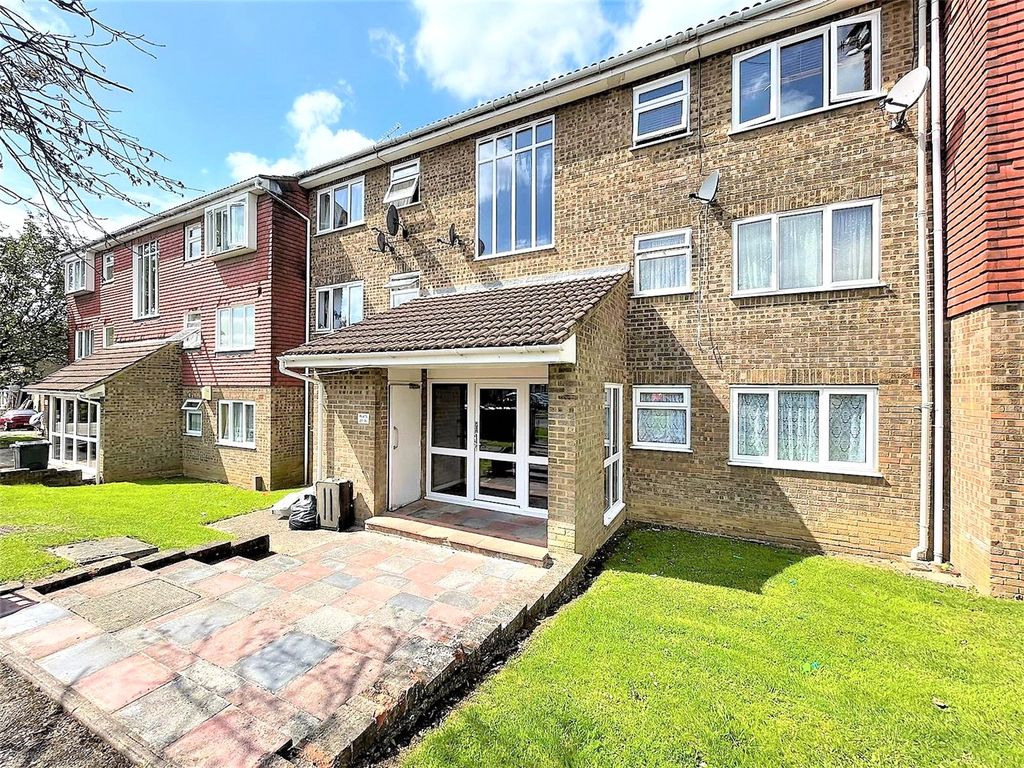 2 bed flat to rent in Laurel Park, Harrow, Middx HA3 Zoopla