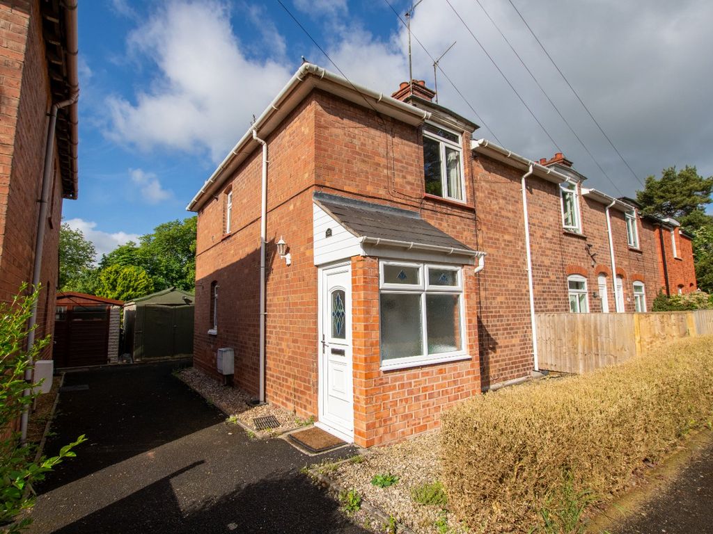 2 bed end terrace house for sale in Vines Lane, Droitwich