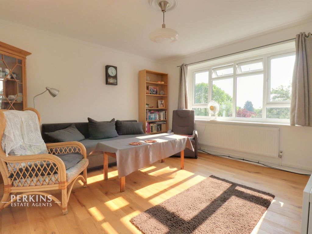 2 bed flat for sale in Grange Court, Old Ruislip Road, Northolt UB5