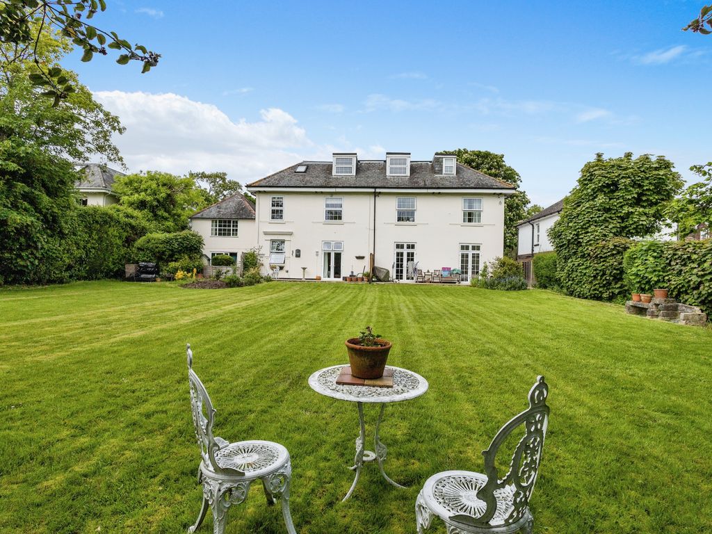 2 bed flat for sale in Havant Road, Emsworth, Hampshire PO10 Zoopla