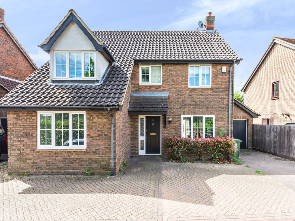 4 bed detached house for sale in Maple Leaf Drive, Sidcup DA15, £