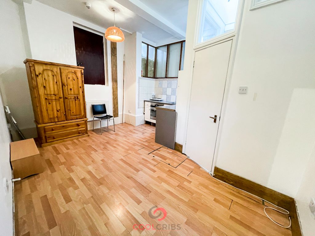 1 bed flat for sale in Caledonian Rd, Islington N1, £250,000 Zoopla