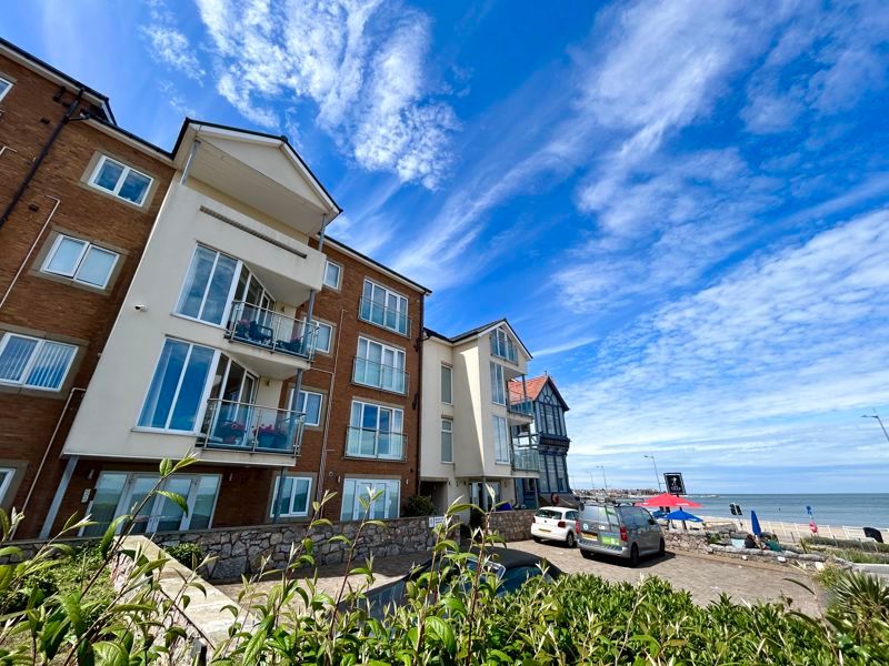 3 bed flat for sale in Marine Road, Rhos On Sea, Colwyn Bay LL28, £