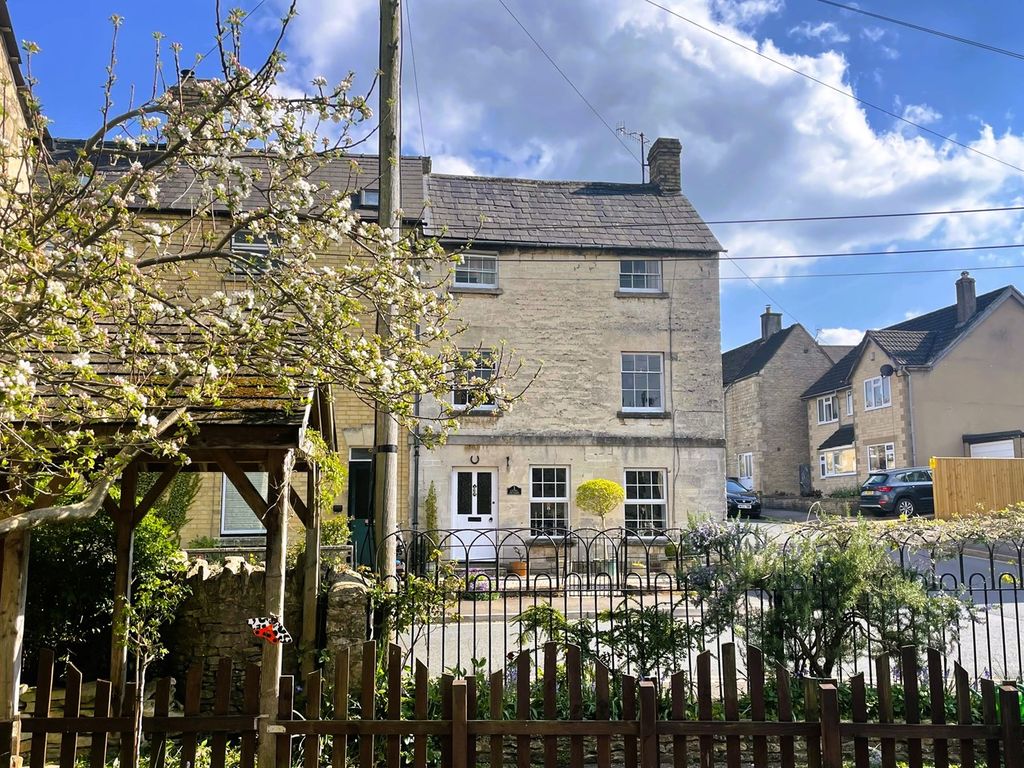 3 bed end terrace house for sale in Church Street, Nailsworth, Stroud