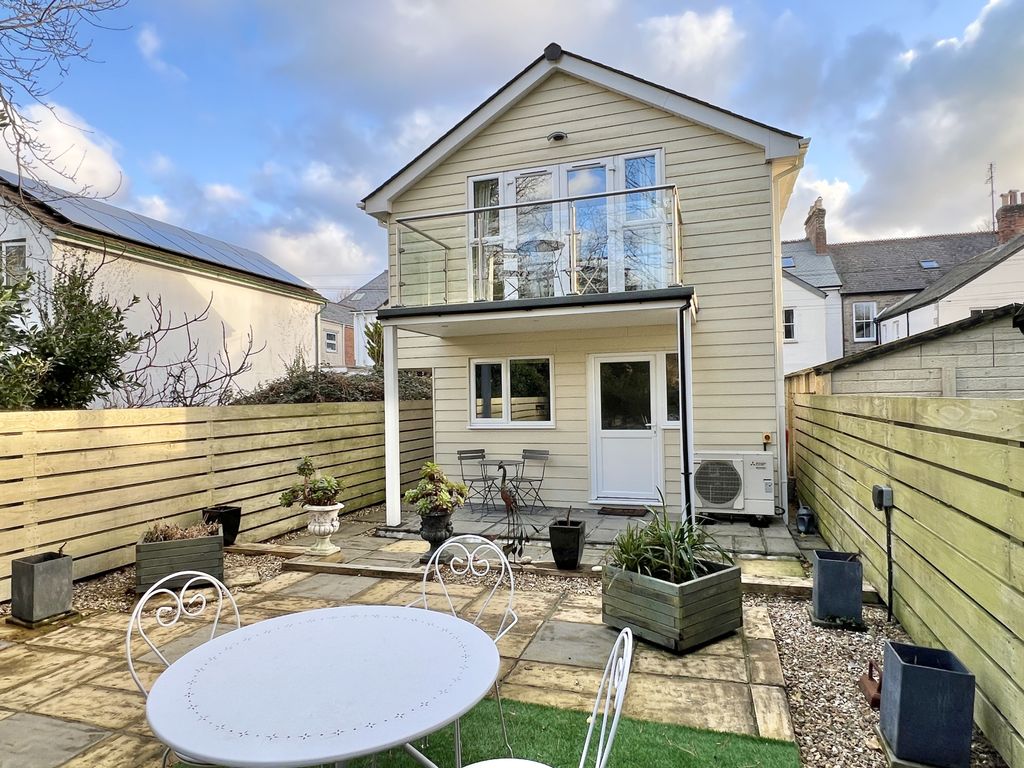 2 bed detached house for sale in Alexandra Road, Penzance TR18, £350,000 Zoopla