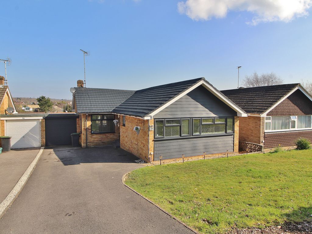 2 bed detached bungalow for sale in Greenfield Crescent, Waterlooville
